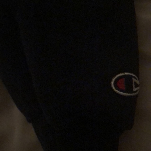 Champion sweater - Picture 2 of 3